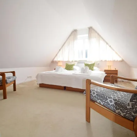 In Mit Grossem Garten Und 2 Badezimmer Westerland