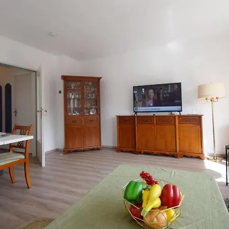 In Mit Grossem Garten Und 2 Badezimmer Tatil Evi Westerland